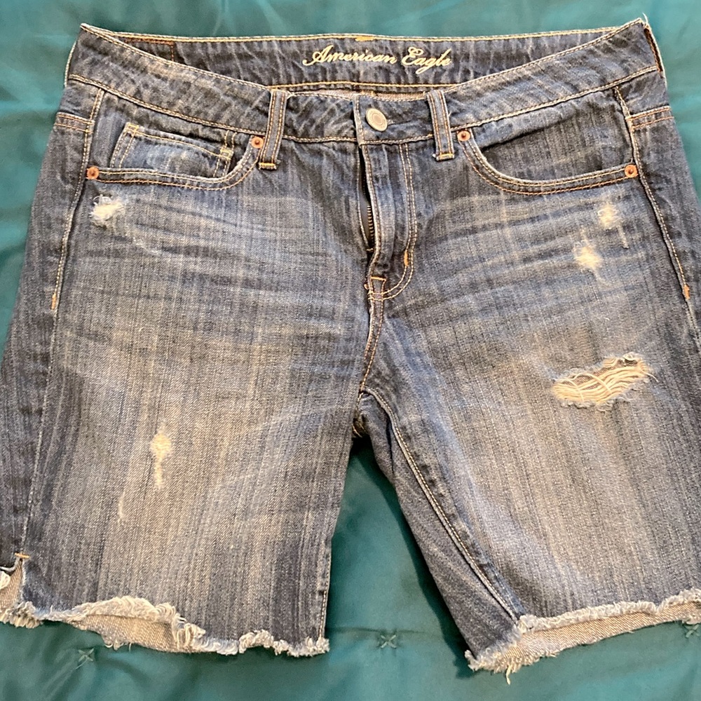 American Eagle distressed frayed hem shorts, sz 8